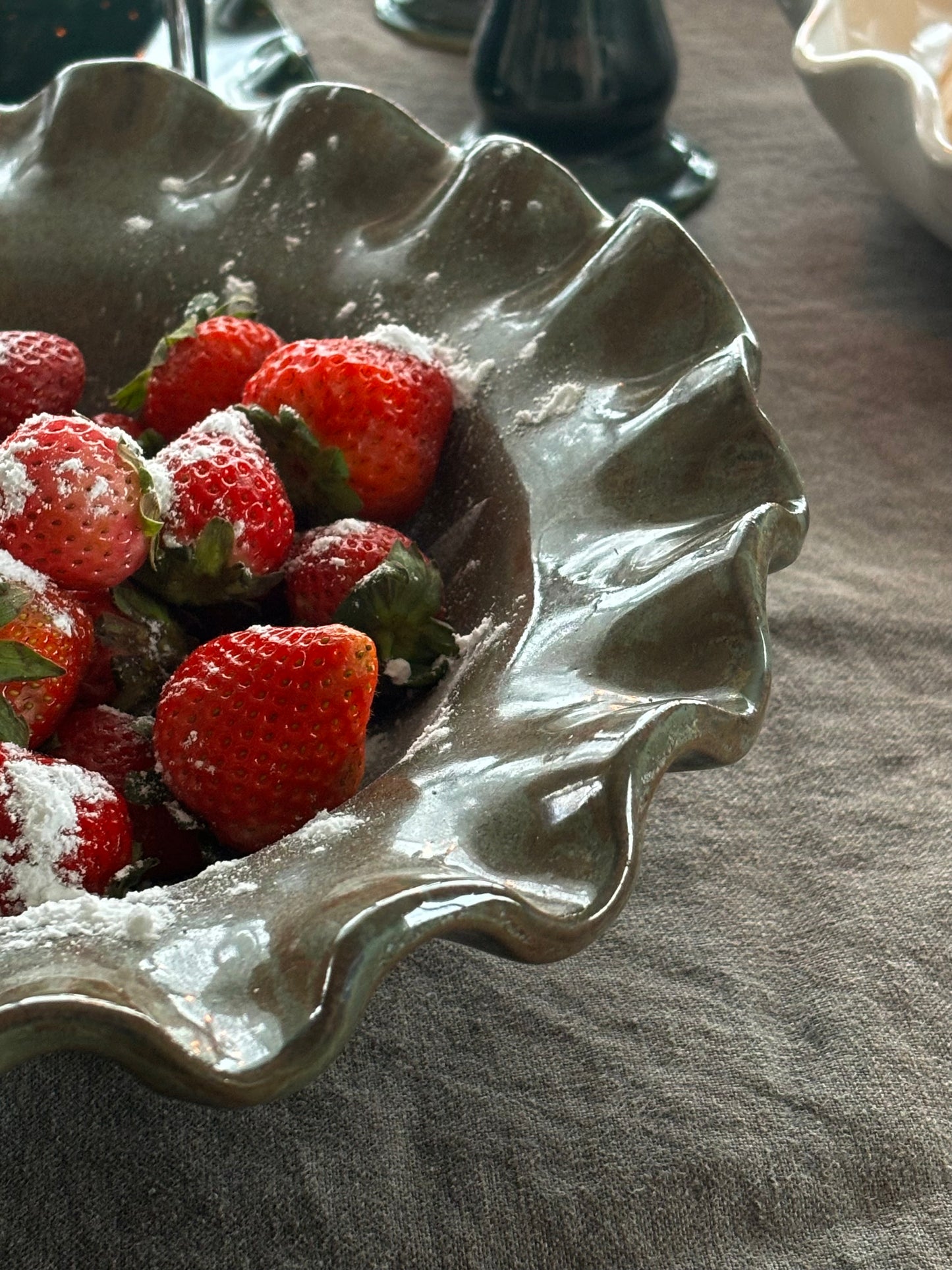 Large Ruffle Bowl
